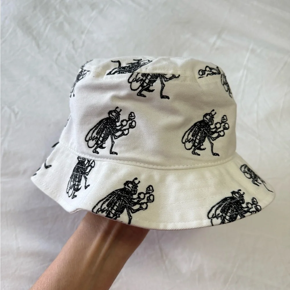 Vans | Unisex | White Black Undertone II Bucket Hat | Boxing Bees | One Size